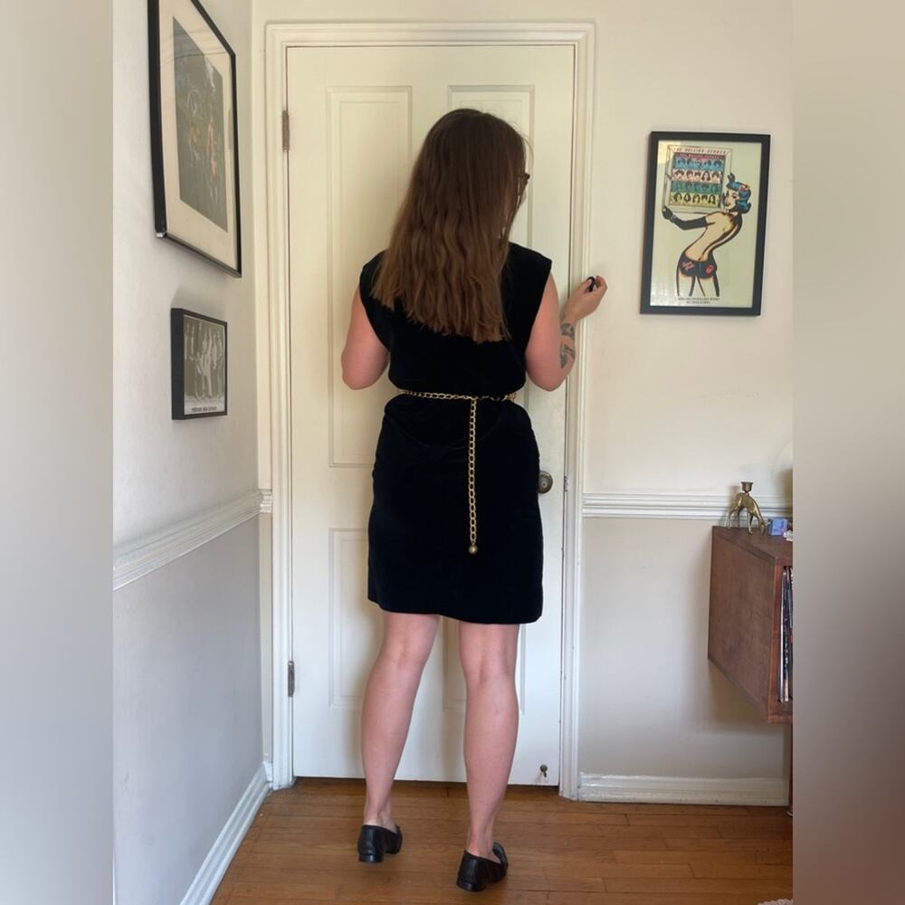 60s Vintage Bobby Brooks Black Velvet Shift Dress - Picture 3 of 9